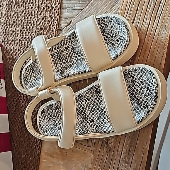 New Circus Sam Edelman platform strappy sandals! 6 5 - Picture 5 of 7